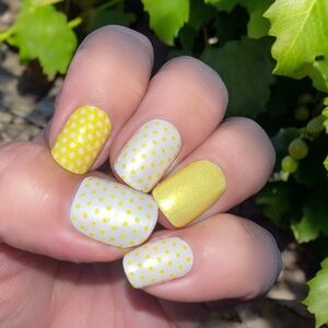 Color Street | Bikinis and Bellinis a limited edition sunny yellow and white